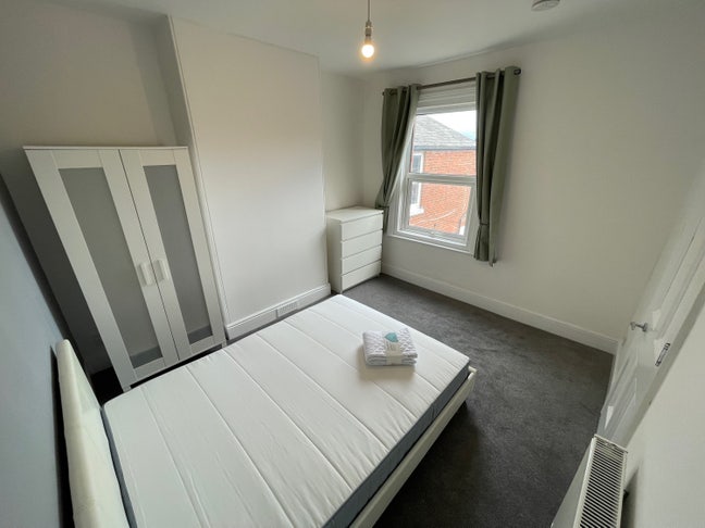 Large Double room in Exeter House Share Main Photo