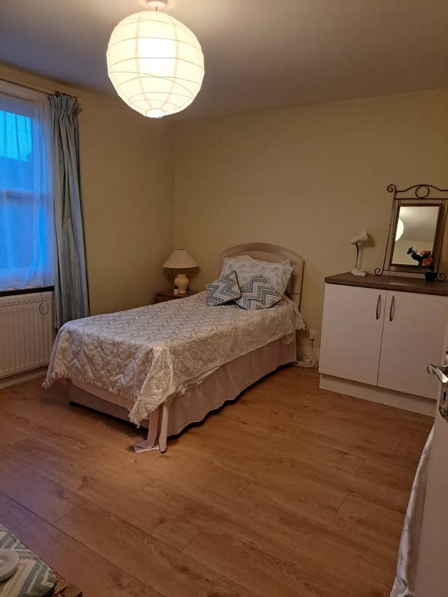 Looking for a tenant for Doule Room Main Photo