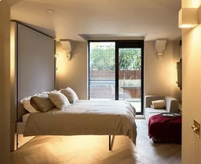 Modern Studio with Gym & Workspace - Great Trains Main Photo