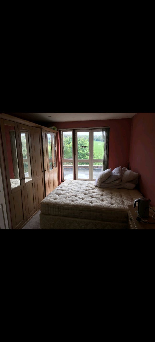 En suite  Main Photo