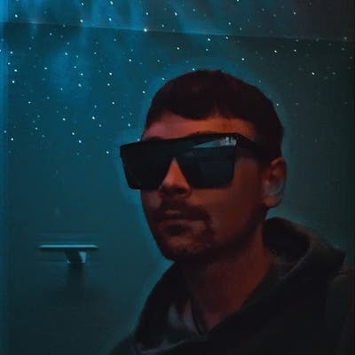 27 year old Male seeks a double room Main Photo