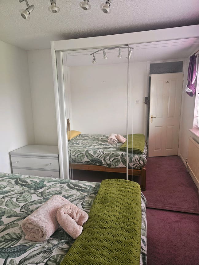 Room to rent  Main Photo