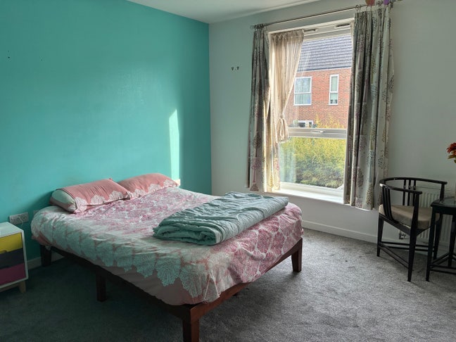Spacious Furnished Room in Orpington Main Photo