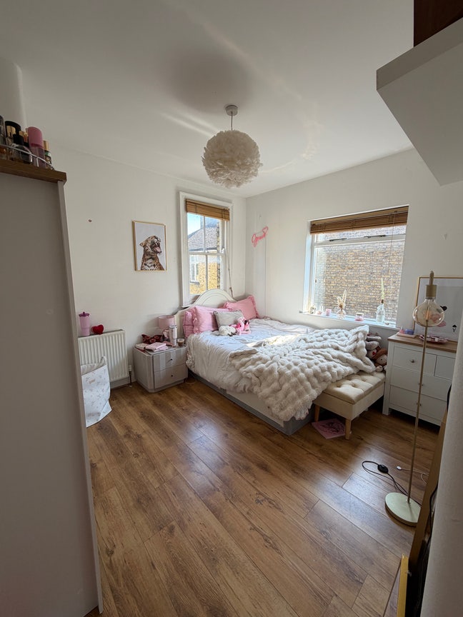 Room Available in 2-Bed Flat in Kennington 💫 Main Photo