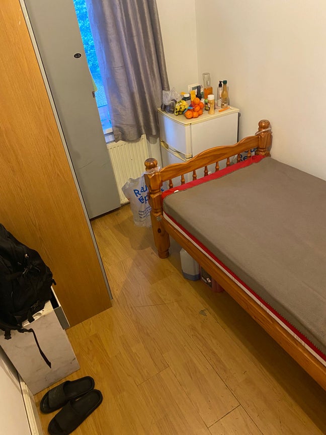 Single room, professional tenants, peaceful area  Main Photo