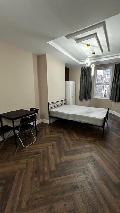 ✨ 🛌 Large Double Room to Let in- Kensal Green Main Photo