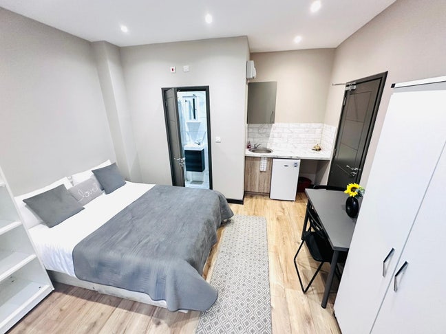 🏡🔥 Self-Contained Studio to Let in – Feltham Main Photo