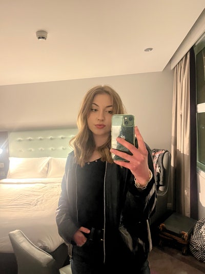 Professional (22f) looking for flat in Manchester  Main Photo