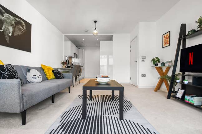 Modern 1-Bed/1-Bath | All-Inclusive | Zone 2 Main Photo