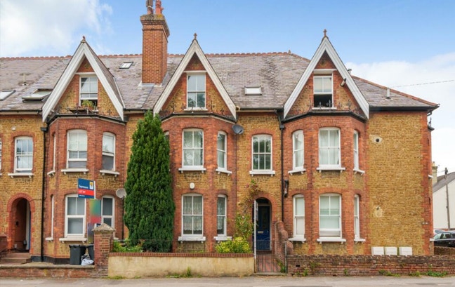 Large Double room Central Guildford bills included Main Photo