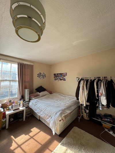 Sublet Double Room @ King’s Cross Main Photo