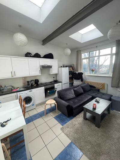 First One to Call- Offer- Close to Tube New Flat Main Photo