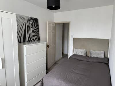 Stylish double room opposite  station Main Photo