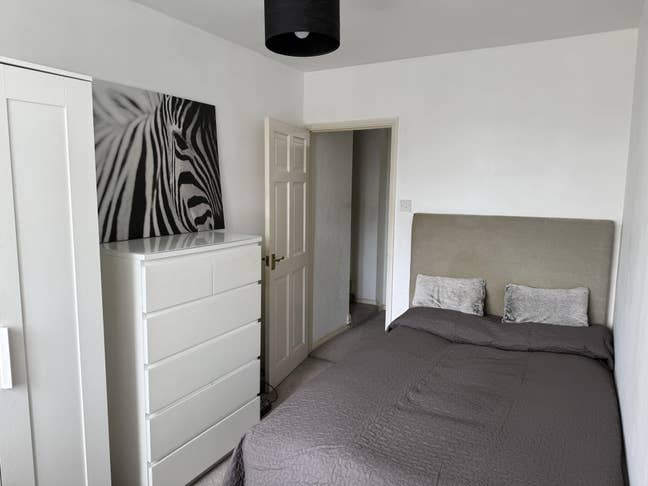 Stylish double room opposite  station Main Photo