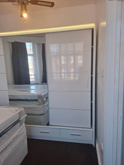 Large studio with 1 bedroom and 1 living room. Main Photo