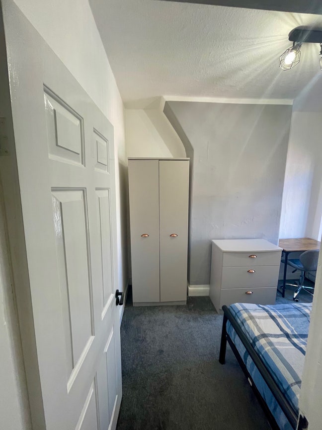 Furnished Single Bedroom Main Photo