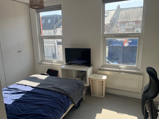 Double Room Available – SW19  Main Photo