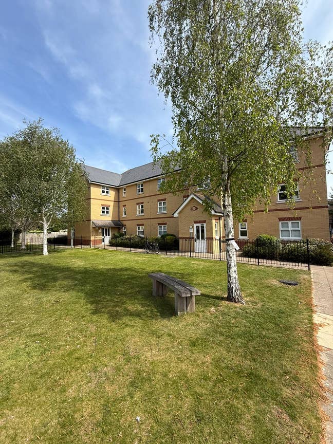 2-BED FLAT IN CB1  Main Photo