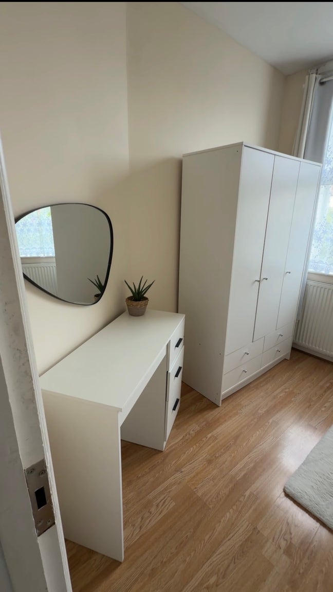 Single and double bed room for rent Main Photo