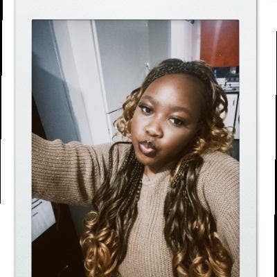 Professional Female seeks a double room Main Photo