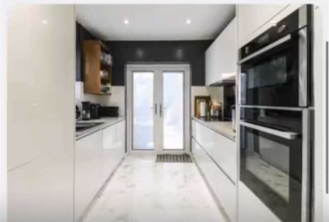 One room in a 2 bedroom house for rent Main Photo