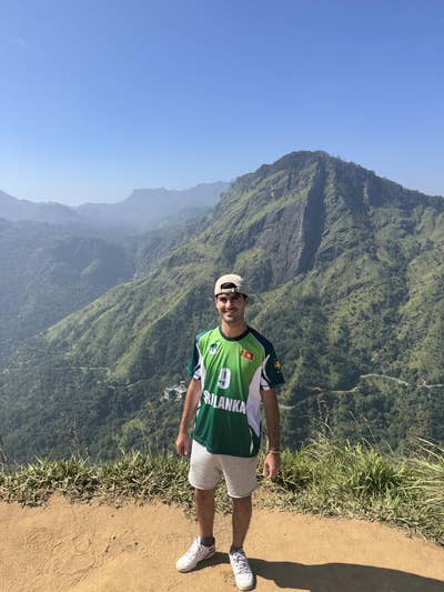 Hi! Seeking a room in London for the summer. ... Main Photo