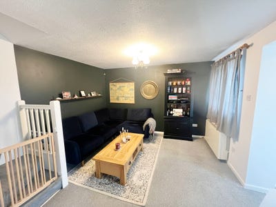 1 bedroom house with garden and parking  Main Photo