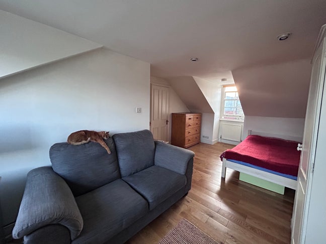  -v large room w en suite Main Photo