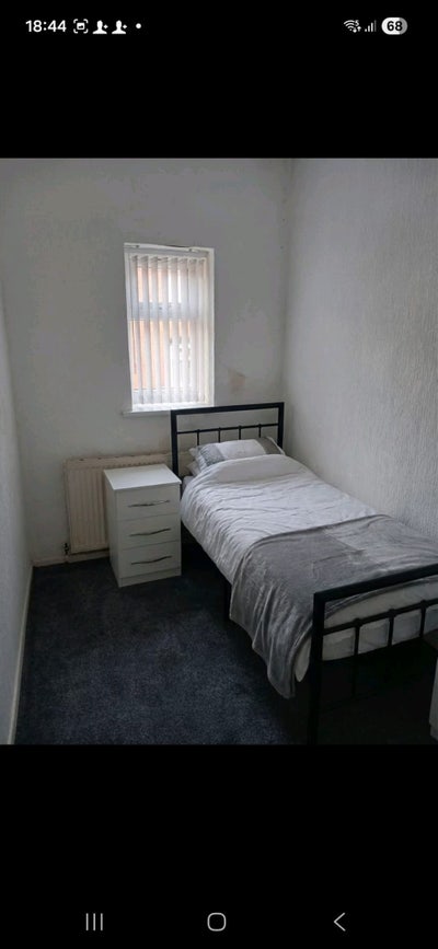 Oldham property  Main Photo