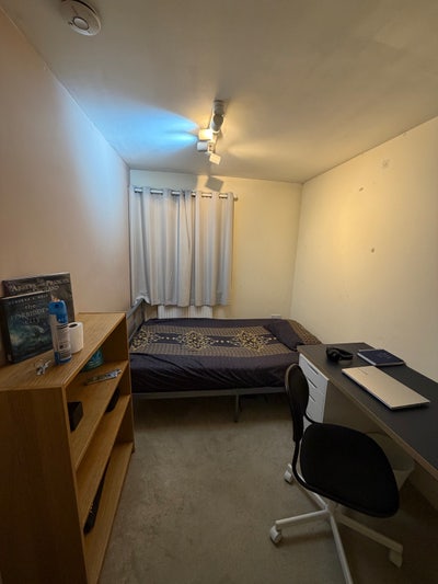 Spacious Double Room + Private Study Room Main Photo