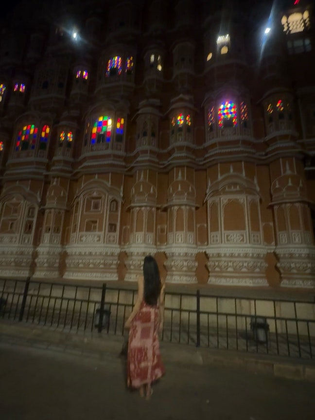 I am a female student aged 20. I am looking f... Main Photo