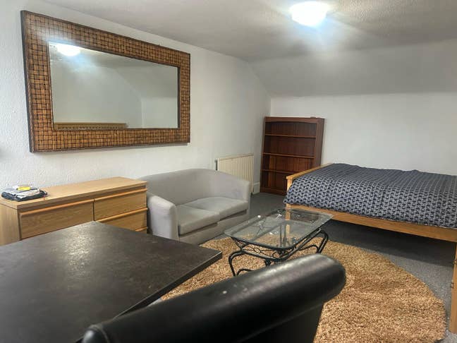 Large Attic Double Room Up Past Asda  Road Parking Main Photo