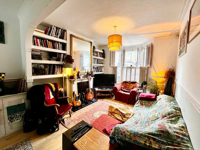 Double Room in Spacious Victorian House Main Photo