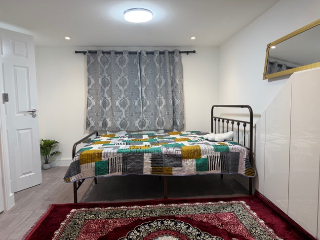 Studio room available in Edgware  Main Photo