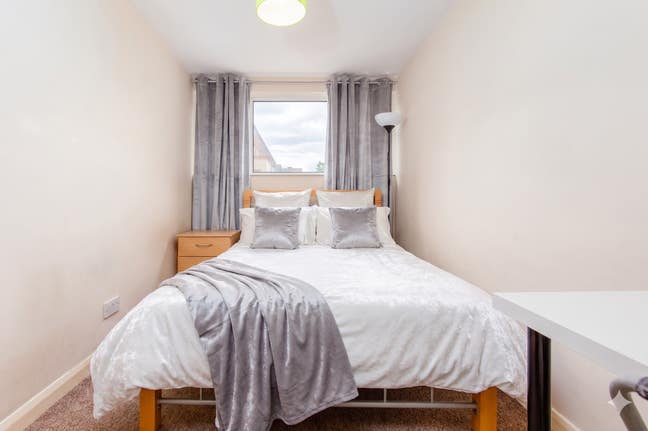 Cozy Double Room in Shared Flat – E14 🏠All Saints Main Photo