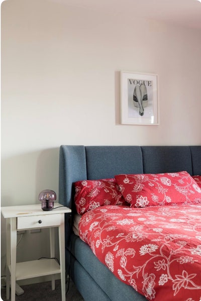 Spacious bedroom with balcony  Main Photo