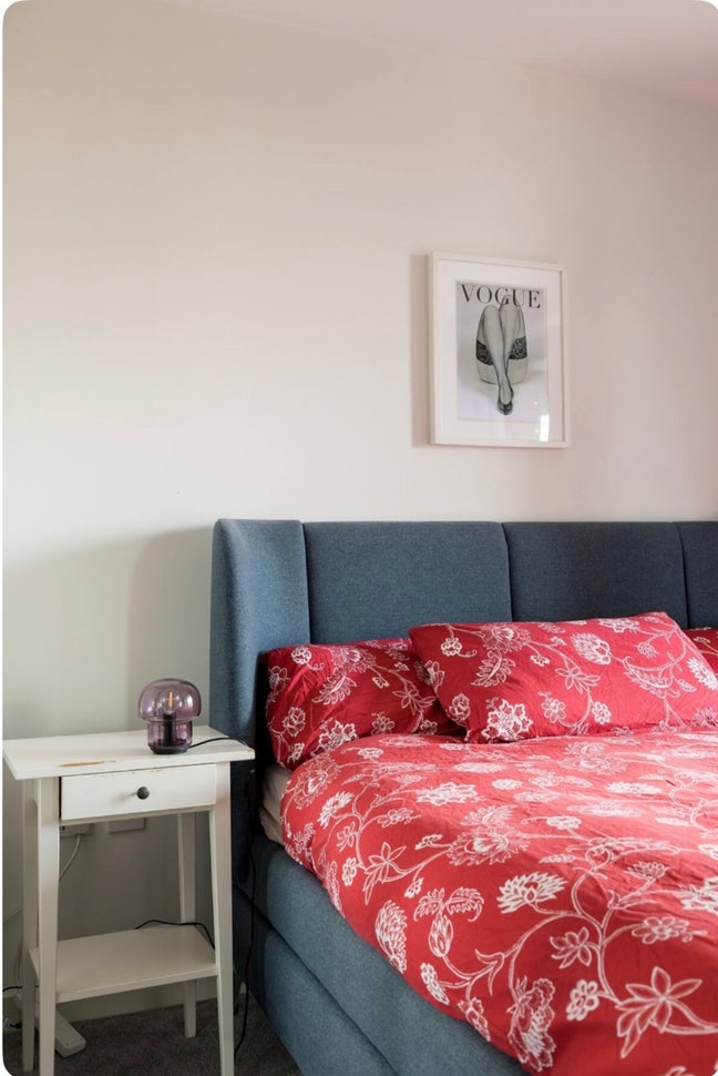 Spacious bedroom with balcony  Main Photo