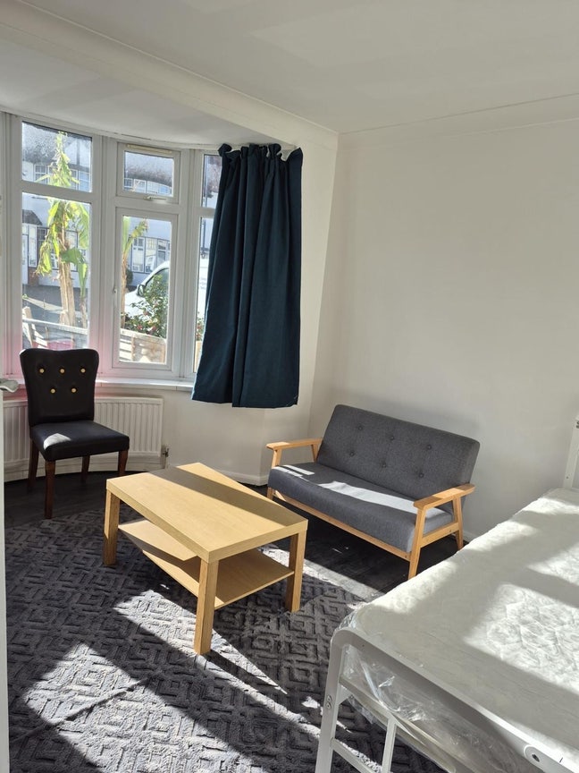 Extra Large Double Room for rent  Main Photo