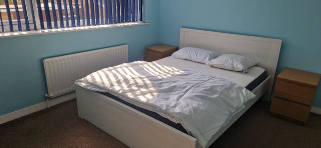 Room in quiet area for professionals near to PRH Main Photo