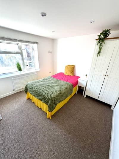 Brand New Rooms Available in Parkstone Main Photo