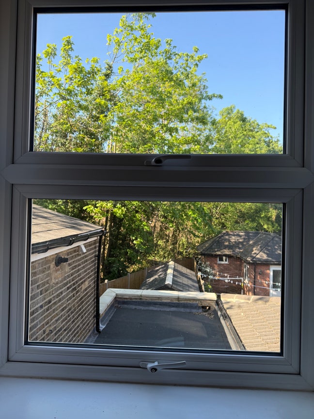 Large Double Room-4 mins to Elisabeth Line Main Photo