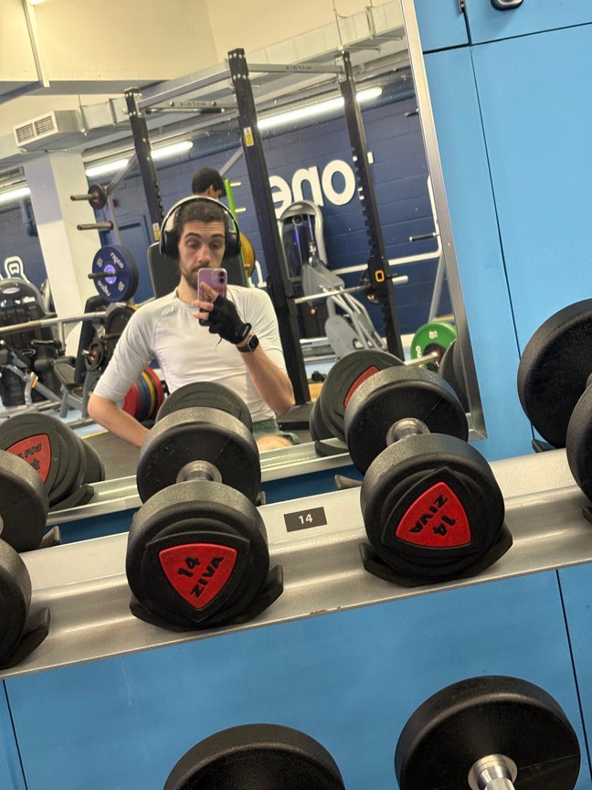 Full-time profesional Main Photo