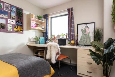 Tenancy Takeover Available – Concept Place, Leeds Main Photo