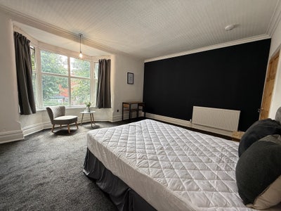 Very Large room - modern house - near centre/LRI Main Photo