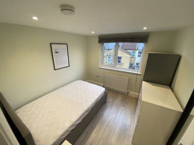Two Rooms All Bills 🛏  - Huge Lounge & Garden 🌳  Main Photo