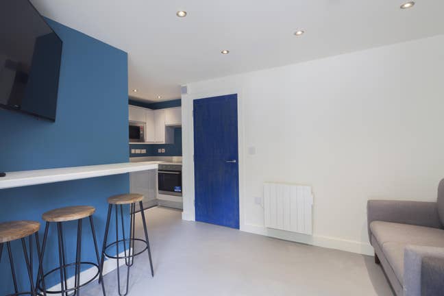 3 Bedroom Flat on Newsome Road  Main Photo