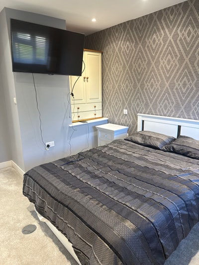 Double room and single room available to rent  Main Photo