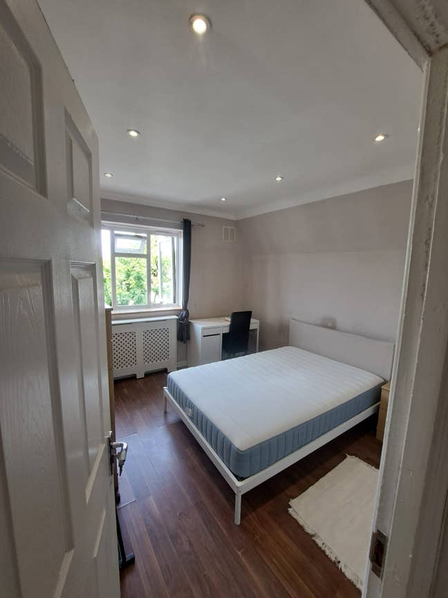 Massive double room in Sands End Main Photo