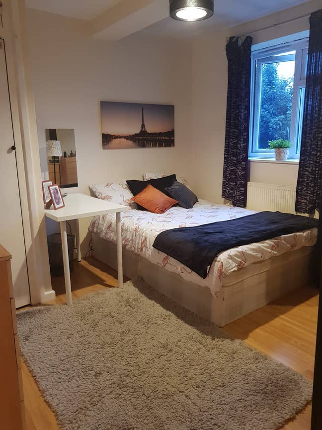 Double Room in Hackney Close to Station! Main Photo