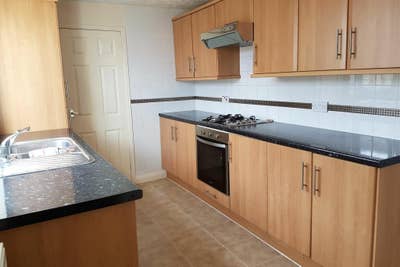 Ensuite-Single Room close to Town and Train  Main Photo
